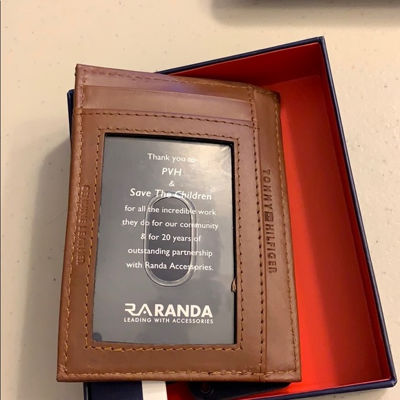 Tommy Hilfiger Genuine Leather Getaway Cardcase - Picture 2 of 5